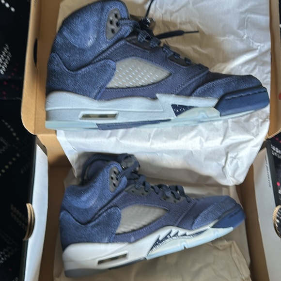 Air Jordan 5 - Picture 4 of 7